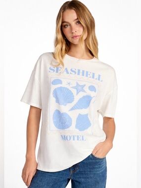 No Boundaries Oversized “Seashell Motel”Graphic Tee~Nautical~Beach~ Size Large